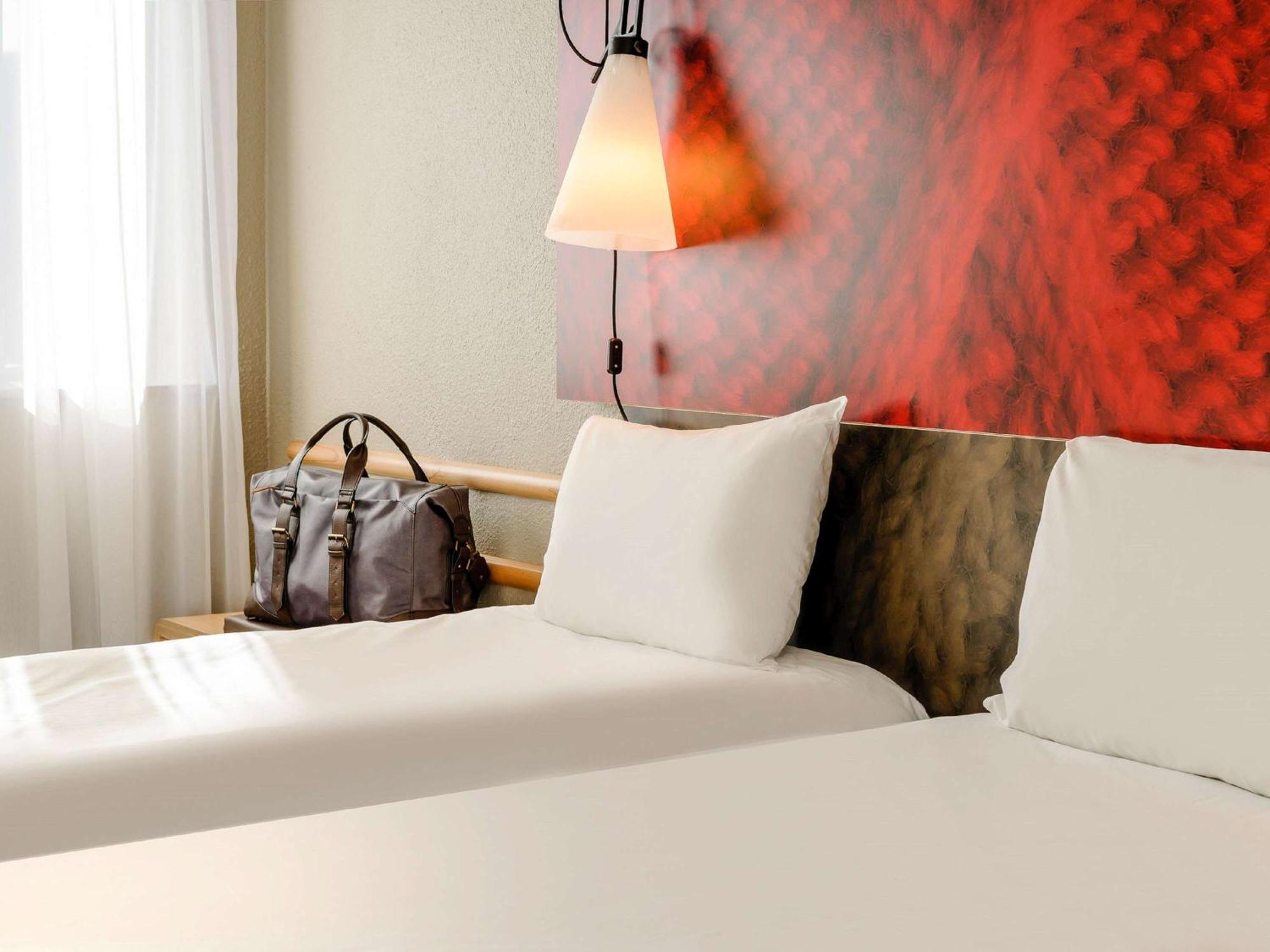 Ibis Bordeaux Centre Bastide Hotel Exterior photo