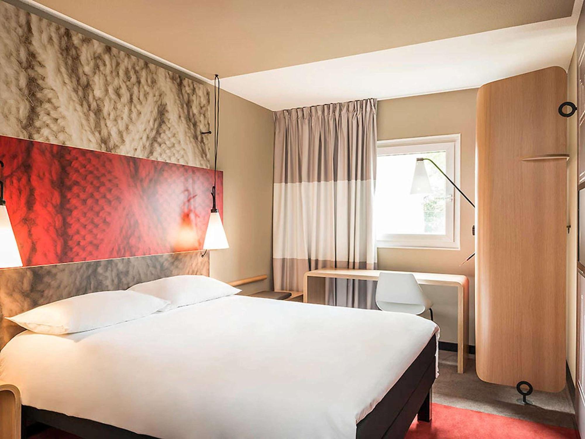 Ibis Bordeaux Centre Bastide Hotel Exterior photo